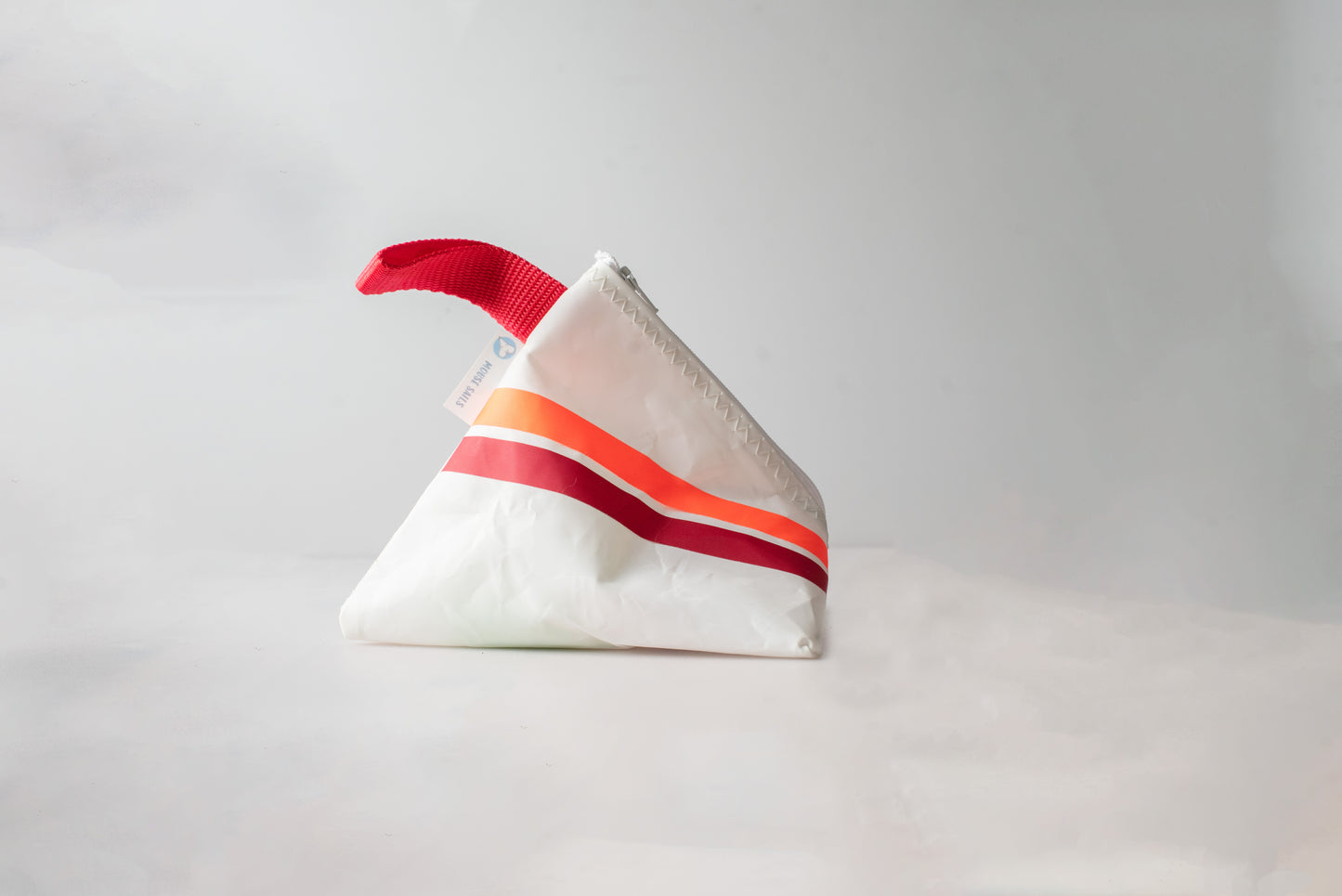Small Pyramid (Pug Wash Small)